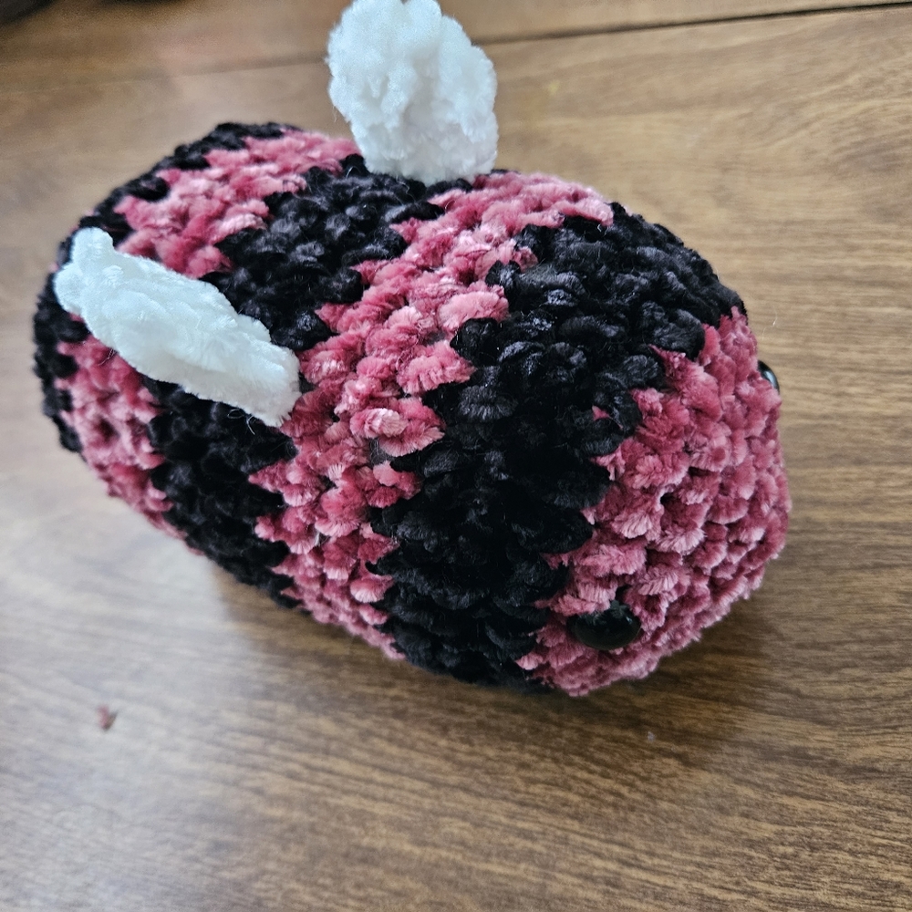 Crochet Velvet Raspberry Bee - Picture 12 of 15